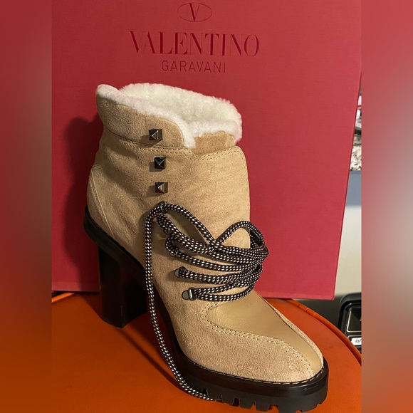Authentic Valentino fur boots size 40 - Picture 6 of 10